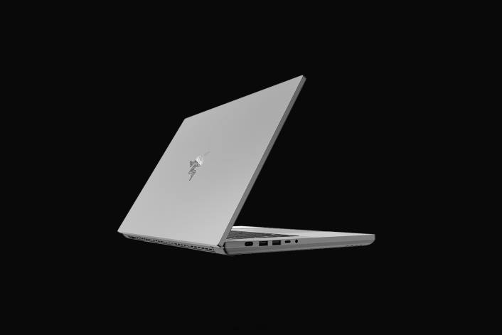 IE Razer Customize your Blade 16 One Color DDDP6 Laptop