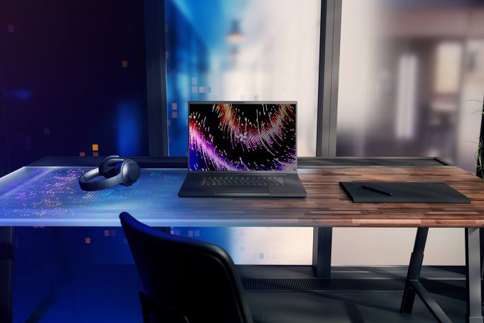 IE Razer Customize your Blade 18 One Color DDDP9 Laptop