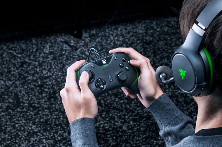 IE Razer Wolverine V2 Black DDDP162 Console