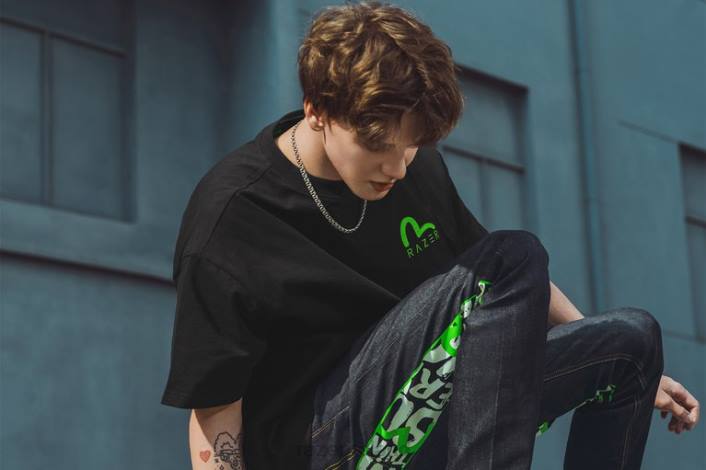 IE Razer EVISU Daicock Print T-Shirt One Color DDDP191 Apparel